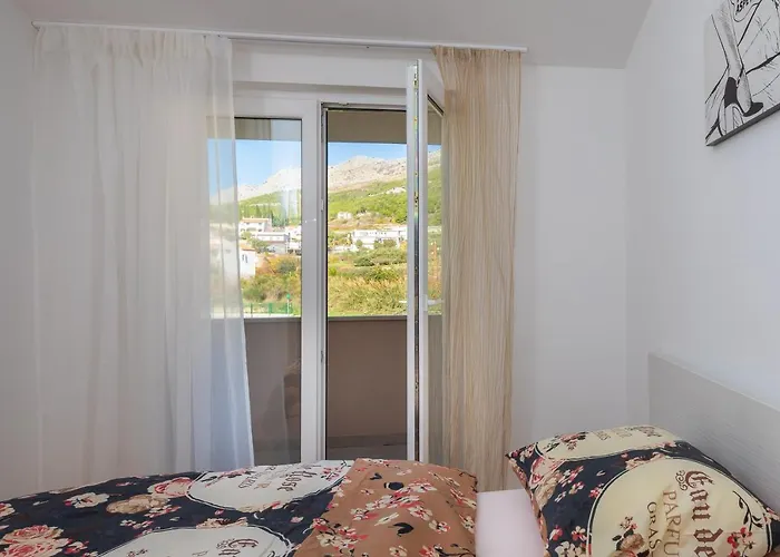 Vukovic * Ποντστράνα