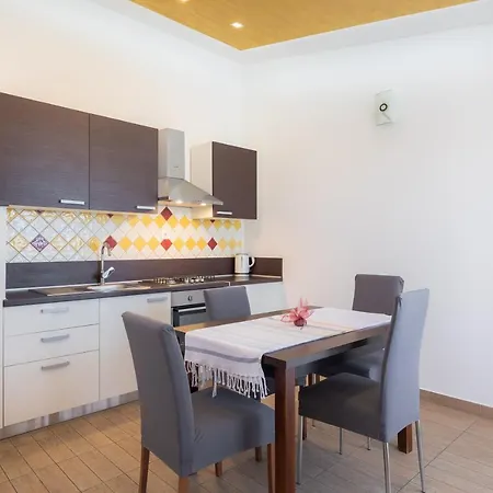Vukovic Apartamento Podstrana